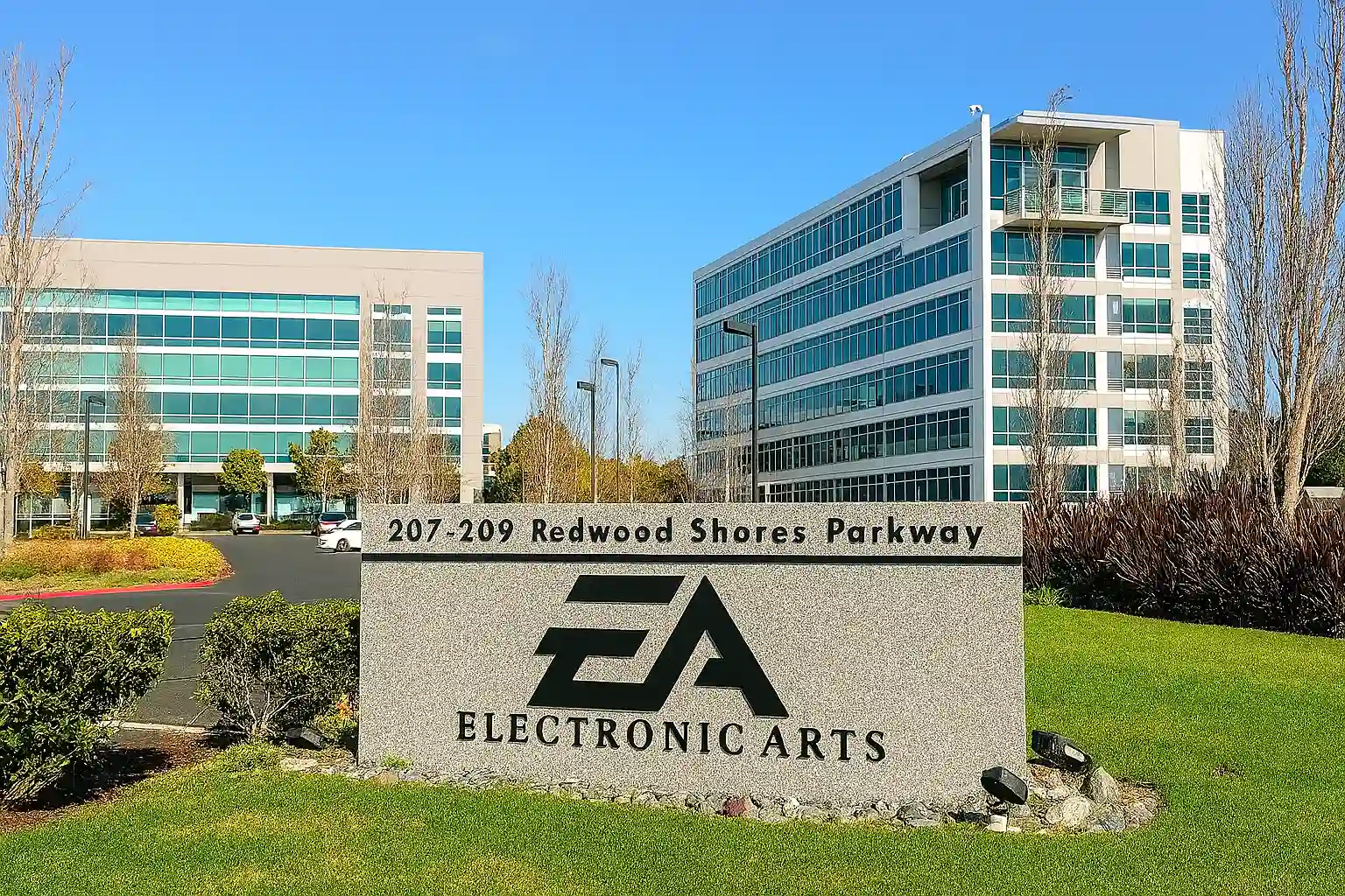 معرفی شرکت Electronic Arts 